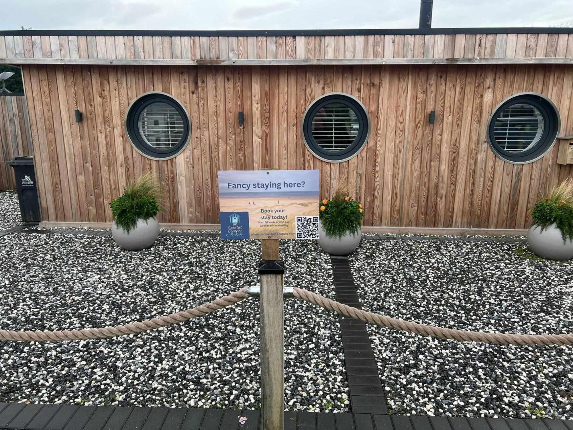 Humberston Boathouse Lodge & Hot Tub - Cleethorpes Beach Cabin Chalet Exterior foto
